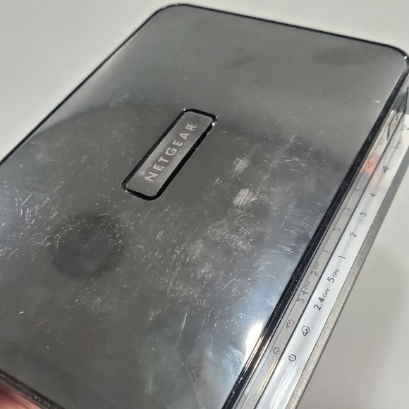 NETGEAR N750 WiFi 300+450Mbps Dual Band Gigabit Router (WNDR4300) - Picture 2 of 6